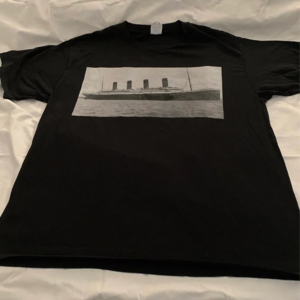 "Port Company" Men's Black W/ Gray Design. Size: L